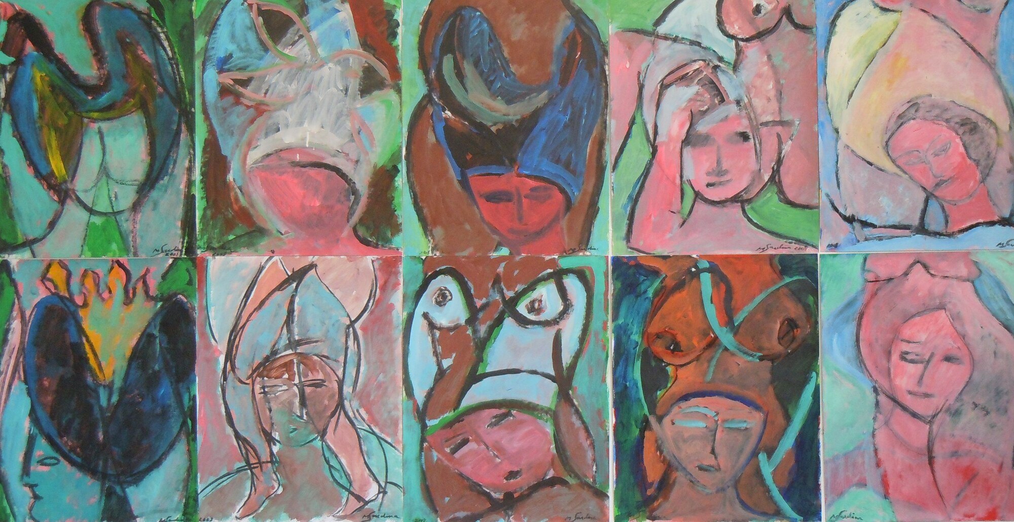 Dix visages et bustes sur papier accroches en deux rangees, rose, vert et bleu, installation de Marc Sardina