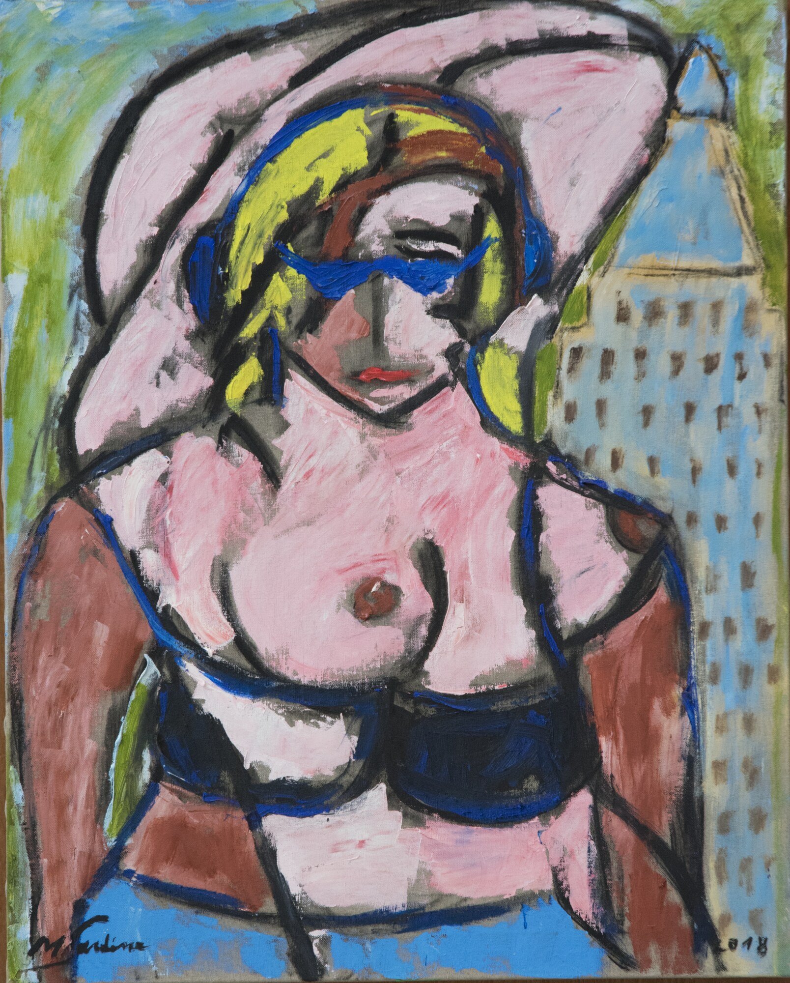Femme aux seins nus, chapeau rose et lunettes bleues devant un gratte-ciel bleu, fond vert, peinture de Marc Sardina