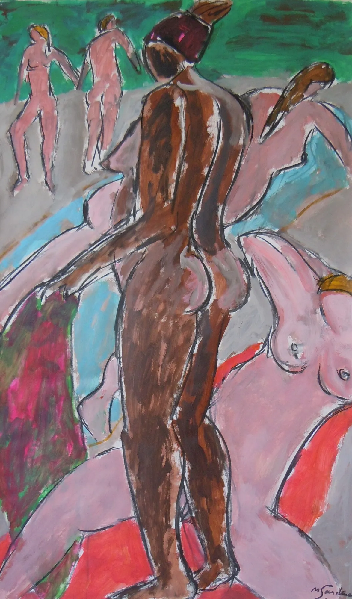 Baigneuse brune au bonnet rouge debout de dos parmi des nus roses allonges, plage grise et bande verte, peinture de Marc Sardina